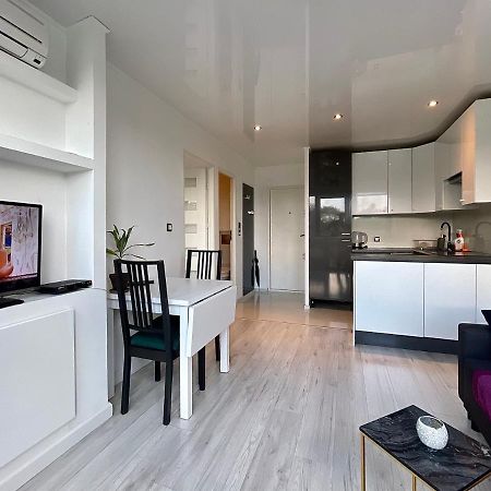 Sasi - Cozy Apartment For 6 People In Centre Warszawa Zewnętrze zdjęcie