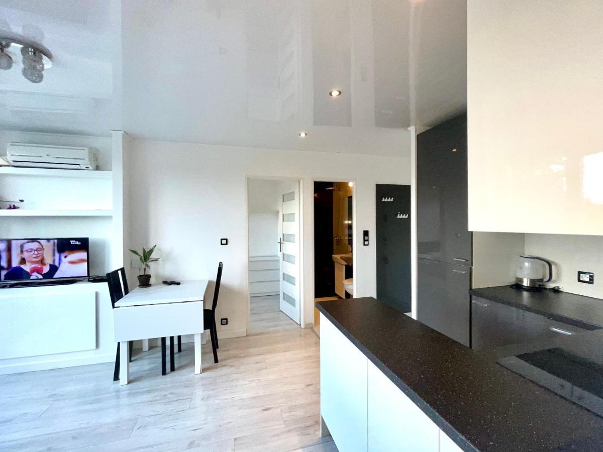 Sasi - Cozy Apartment For 6 People In Centre Warszawa Zewnętrze zdjęcie